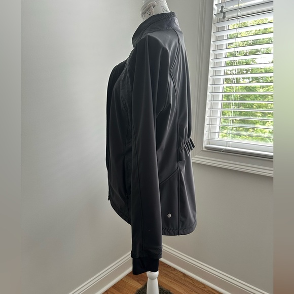Lululemon Jacket - Picture 6 of 15